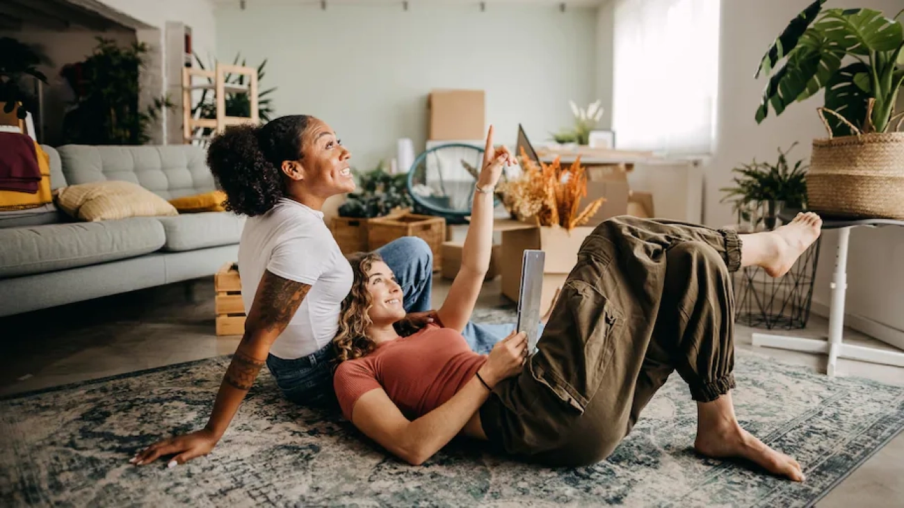 couple-furnishing-apartment-together