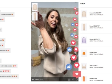 influencer showing apparel , live shopping
